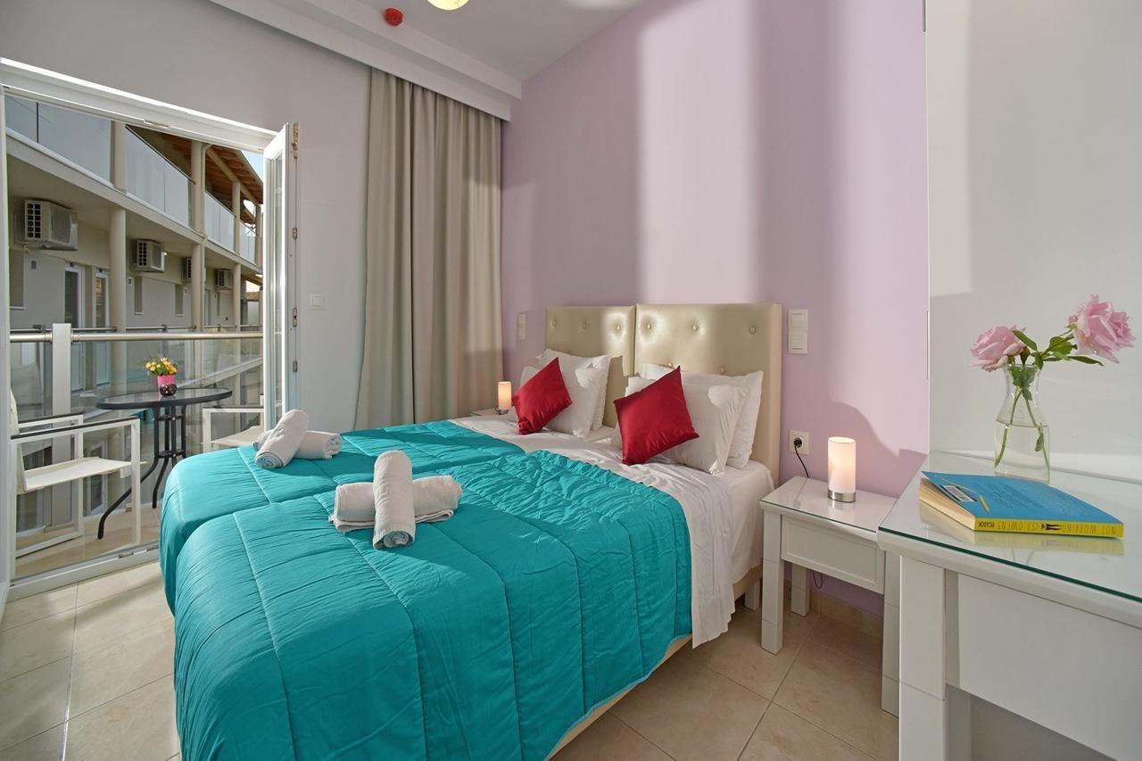 Palapart Gikas Suites And Studios Gouvia Bagian luar foto