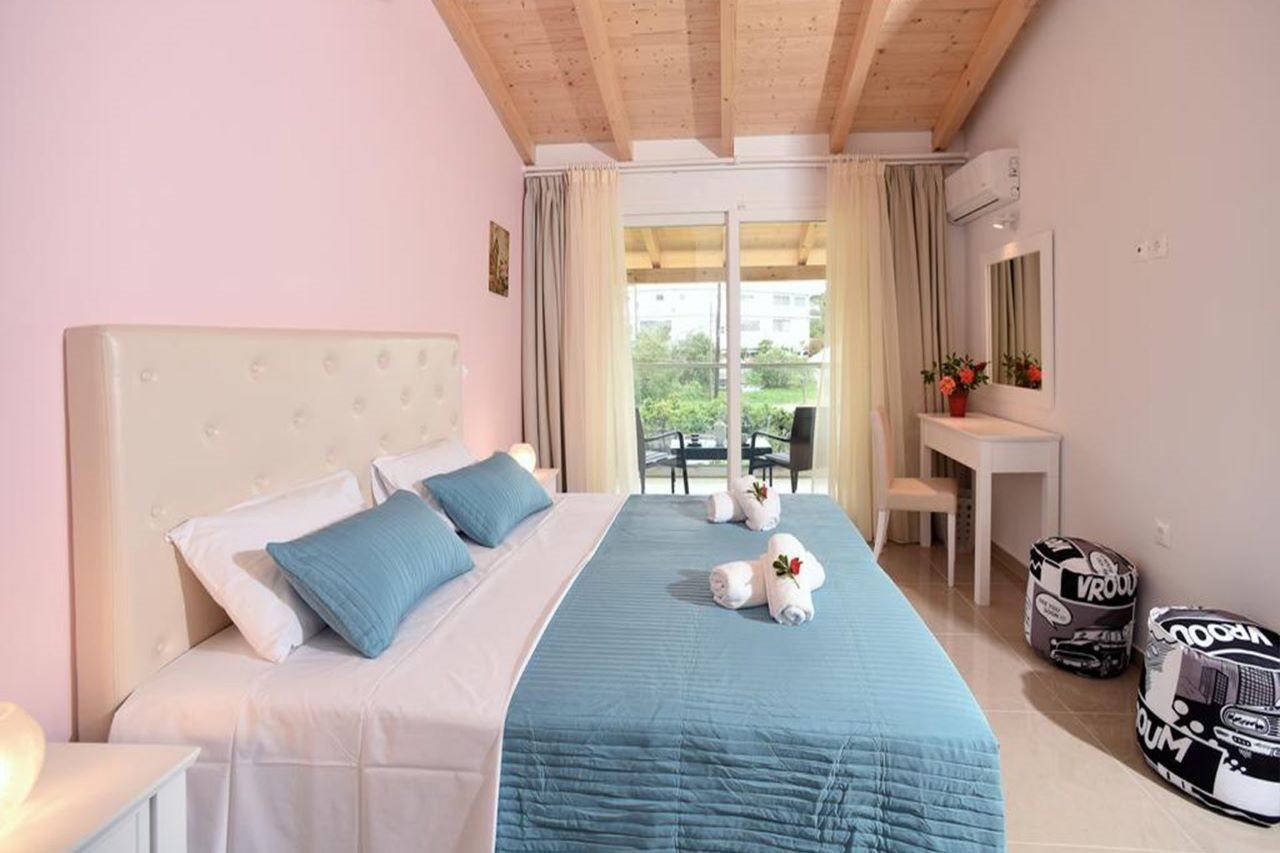 Palapart Gikas Suites And Studios Gouvia Bagian luar foto
