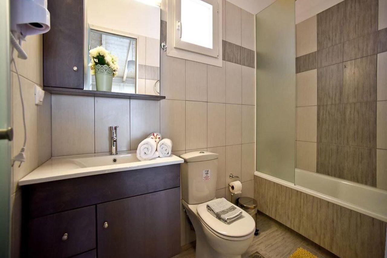 Palapart Gikas Suites And Studios Gouvia Bagian luar foto