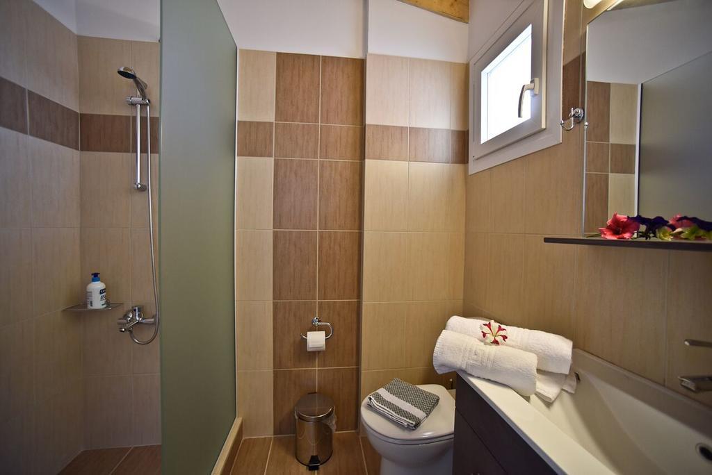 Palapart Gikas Suites And Studios Gouvia Bagian luar foto