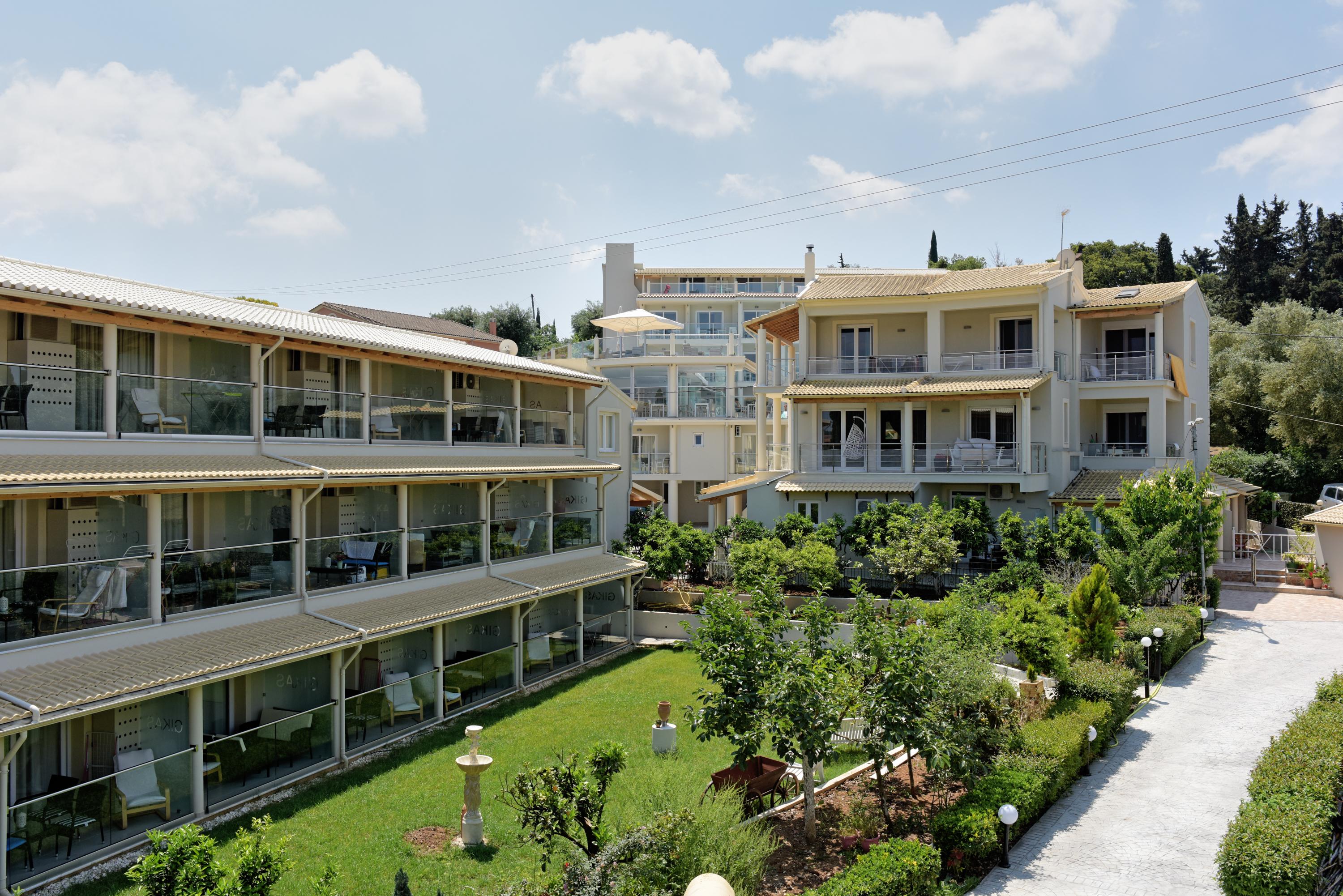 Palapart Gikas Suites And Studios Gouvia Bagian luar foto