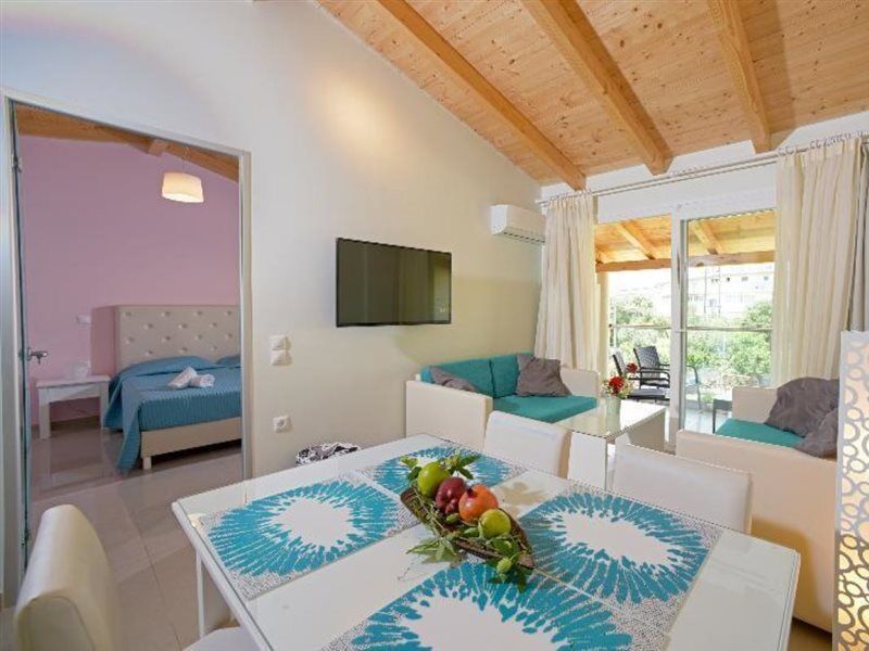 Palapart Gikas Suites And Studios Gouvia Bagian luar foto