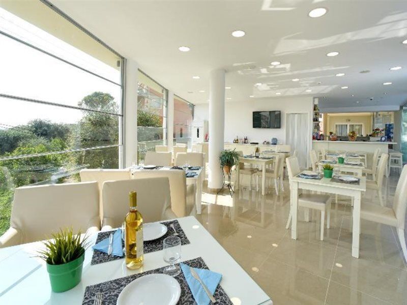 Palapart Gikas Suites And Studios Gouvia Bagian luar foto